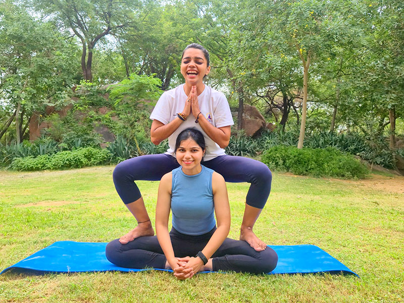 Acro Yoga